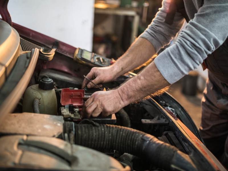 Tudo o que você precisa saber sobre baterias de carros elétricos: tipos, vida útil e manutenção